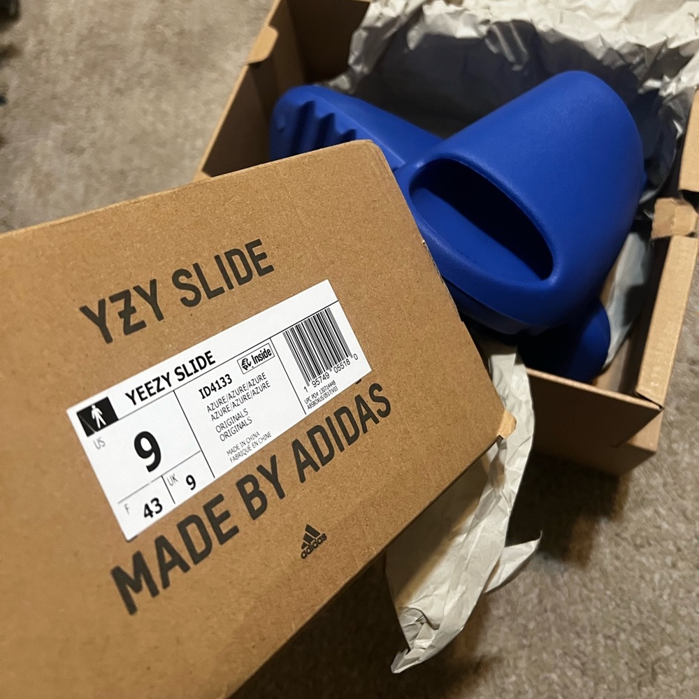 Yeezy slides size 9
